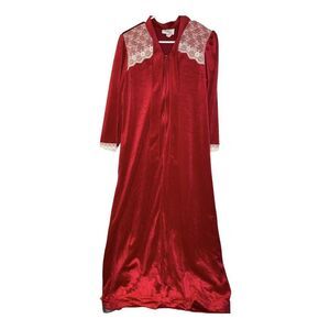 Vintage Madison Avenue by Plaza 9 Long Red Velvet Robe size Medium
